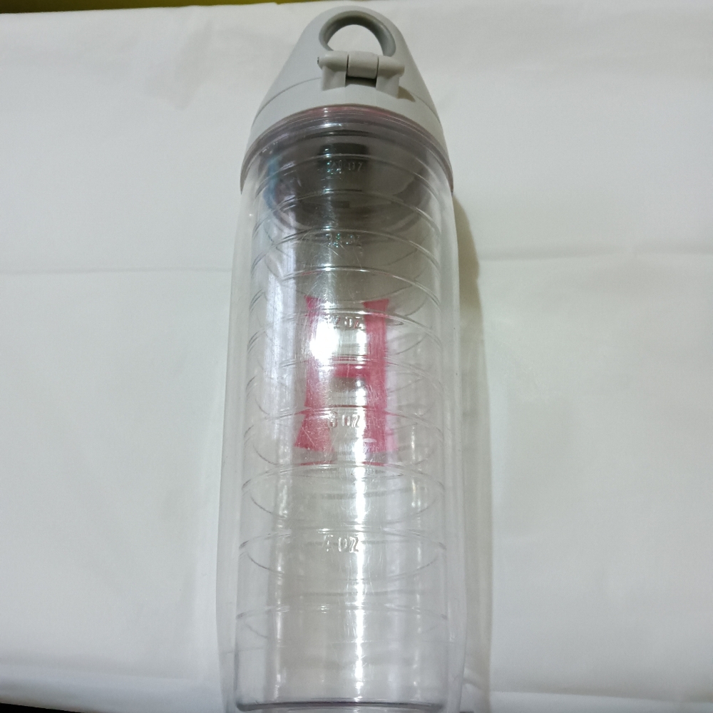Tervis hot pink "H" 24oz. Insulated double walled Tumbler - Picture 4 of 11